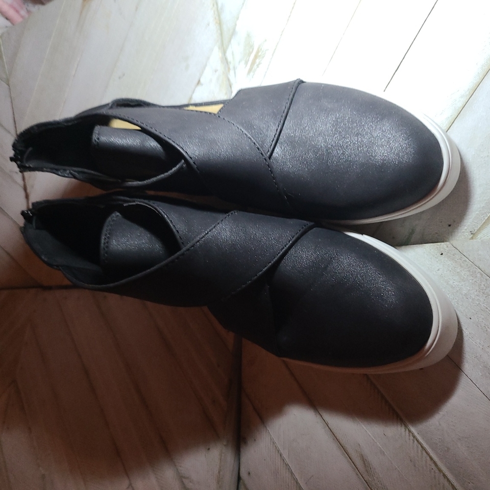Sugar Size 10 M Black Faux Leather Wedge Sneakers - Picture 6 of 8